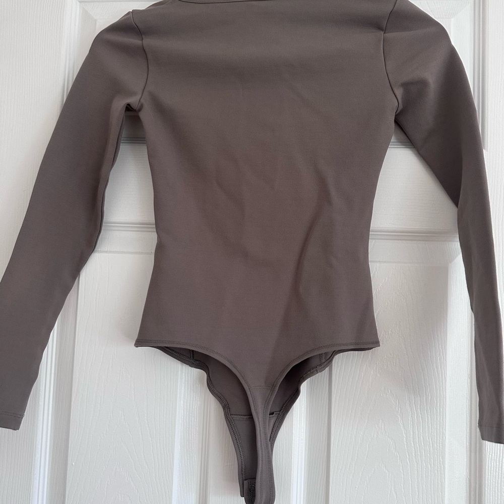 ✅ SOLD Abercrombie & Fitch Ava Long-Sleeve sculpt Cotton  Squareneck Bodysuit XS - Picture 4 of 5